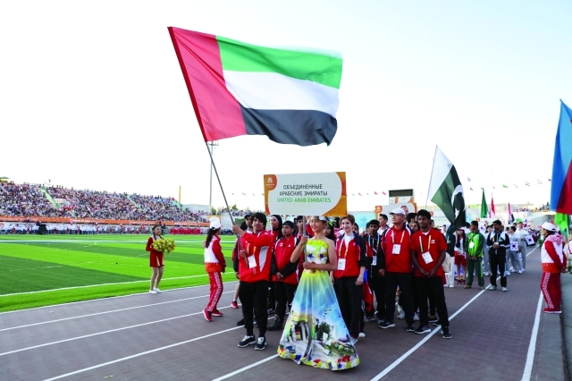 "■ علم الإمارات في طابور العرض | البيان"
