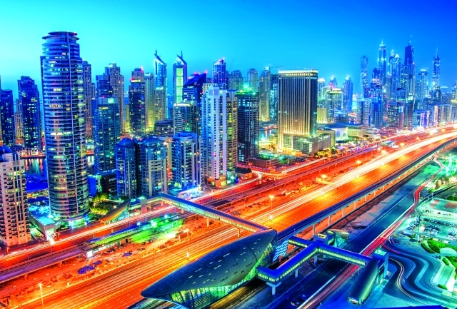 "■ دبي توفر مناخ أعمال جاذباً للمستثمرين | البيان"