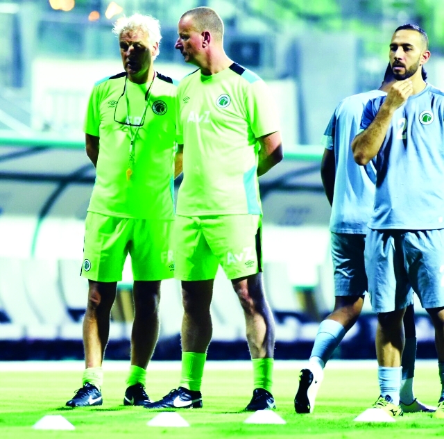 "■ جانب من تدريبات الشباب الأخيرة في ملعبه بدبي | البيان"