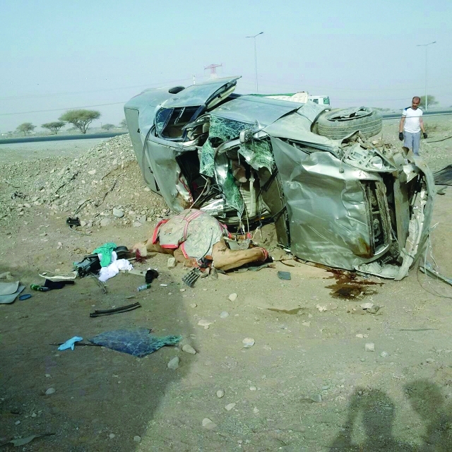 "عدم انتباه السائق أدى إلى اصطدامه بالجمال ــ من المصدر"