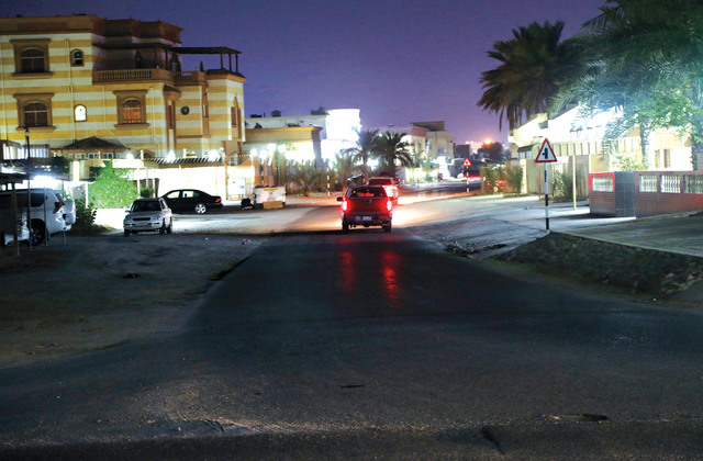 "شوارع بلا إنارة تؤرق سكان بعض المناطق في رأس الخيمة |     تصوير: حنيف"