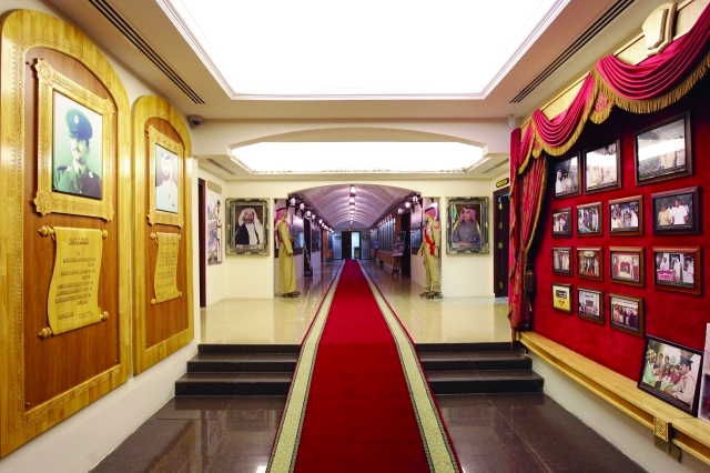 "■ جانب من الصور المعروضة في متحف شرطة دبي"