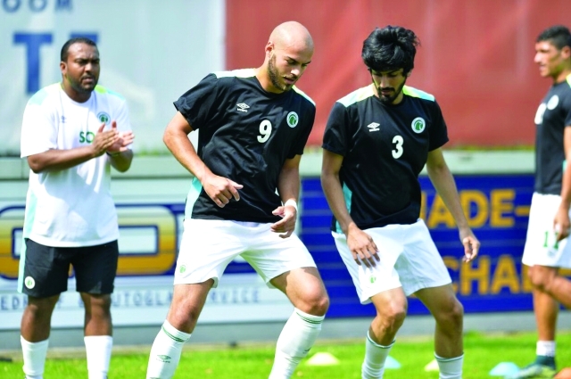 "■ جانب من تدريبات الشباب في هولندا | البيان"