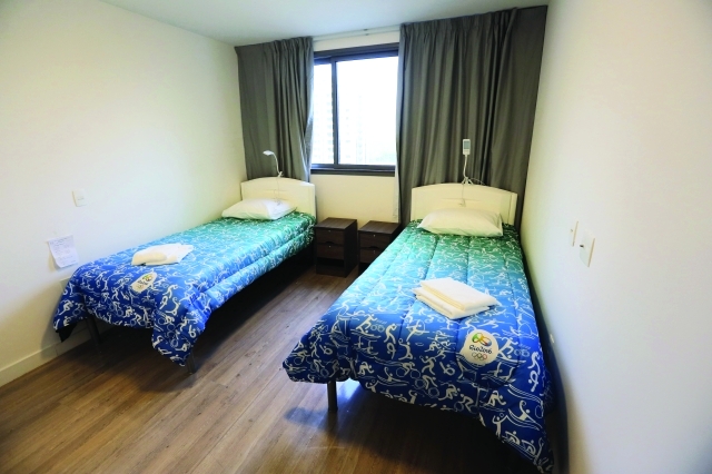 "■ غرف ضيقة وتجهيزات بسيطة | رويترز"