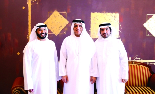 "سعود بن صقر القاسمي خلال استقباله مروان بن غليطة بحضور ناصر بن ثعلوب | وام"