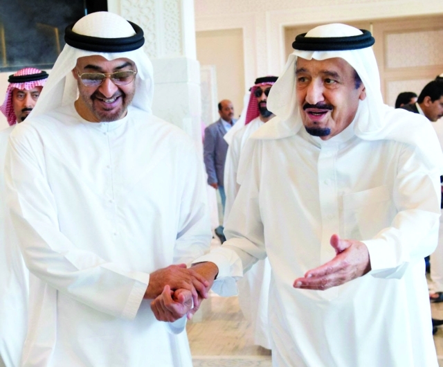 "■ خادم الحرمين الشريفين مستقبلاً محمد بن زايد في طنجة بحضور طحنون بن زايد ومحمد بن سلمان | وام"
