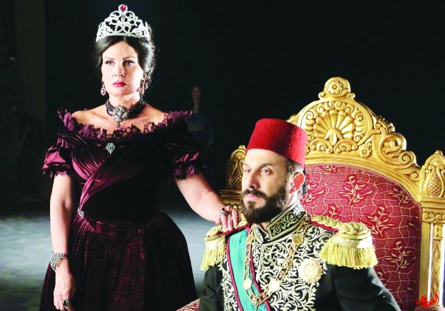 "يسرا وقصي خولي في أحد مشاهد «سرايا عابدين» - من المصدر"