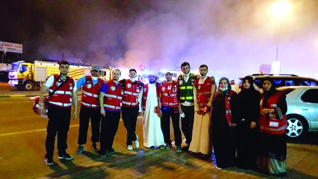 "الشهيد يتوسط عدداً من المسعفين | من المصدر"