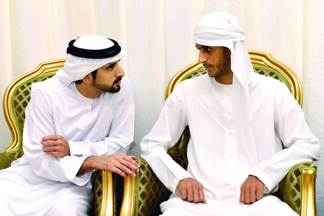 "■ حمدان بن محمد معزياً أسرة الشهيد"