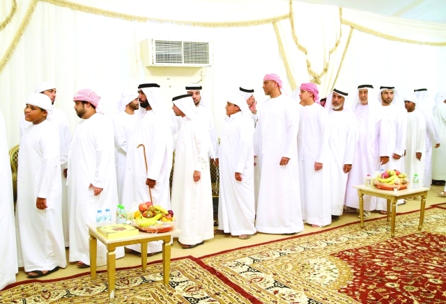 "■ جموع أبناء الوطن تعزّي أسرة الشهيد جاسم البلوشي | تصوير: حنيف"