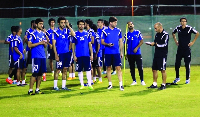 "■ من تدريبات سابقة للاعبي بني ياس | البيان"