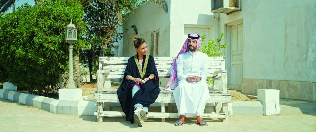 "■ هشام فقيه وفاطمة البنوي في أحد مشاهد الفيلم | من المصدر"