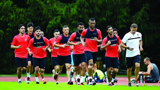 "■ جدية في تدريبات لاعبي الأهلي في المعسكر الخارجي"