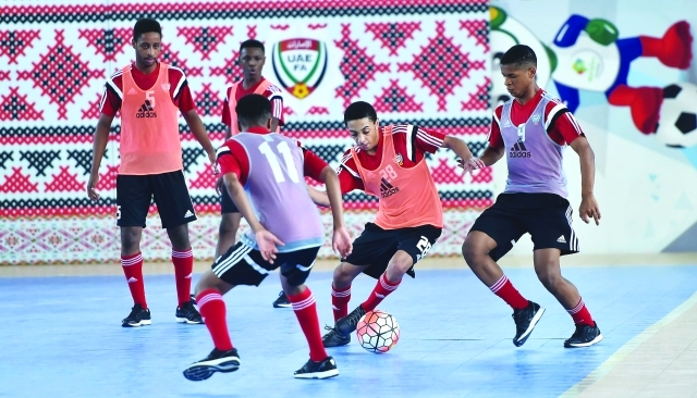 "■ من تدريبات المنتخب الأخيرة في الخوانيج | البيان"