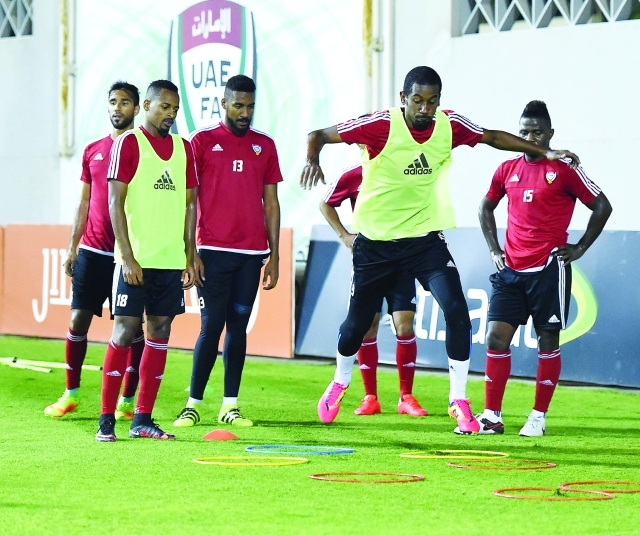 "■ من مران المنتخب في دبي | تصوير: هشام تيكنوين"