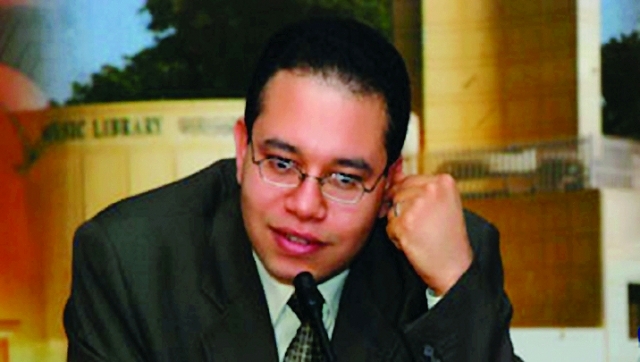 "د. حسام عقل: يتلبس عباءة الفيلسوف والتنويري دون أن تمكنه ملكاته من ذلك"