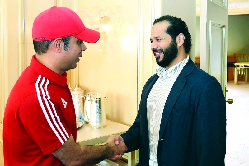 "■ مهدي علي يرحب برئيس اتحاد كرة القدم"