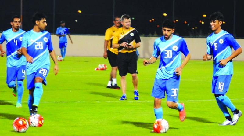 "■ جانب من تدريبات المنتخب البحريني | البيان"