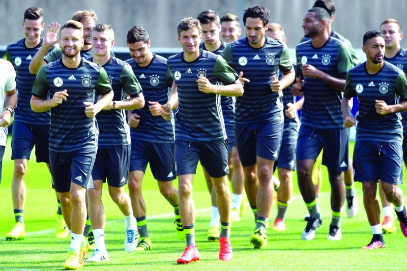 "■ جانب من تحضيرات المنتخب الألماني | إي بي إيه"