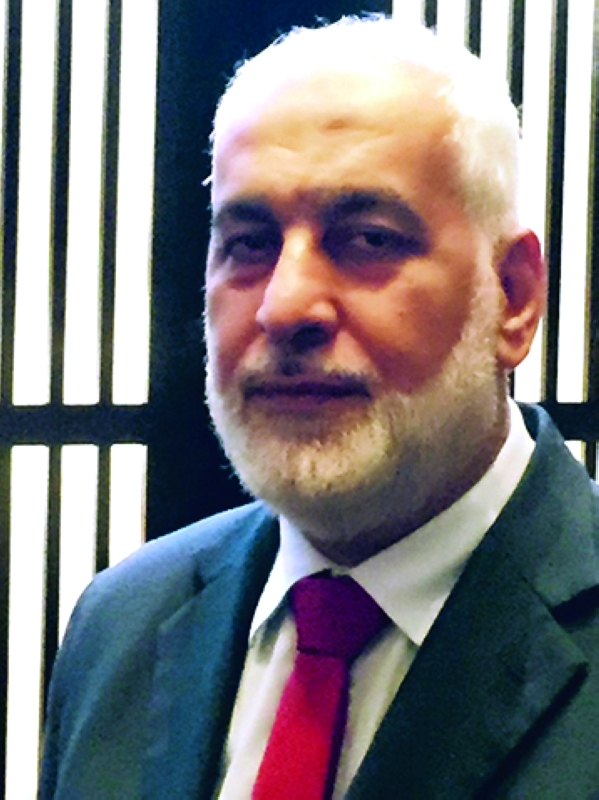 "■ كمال فرحات"