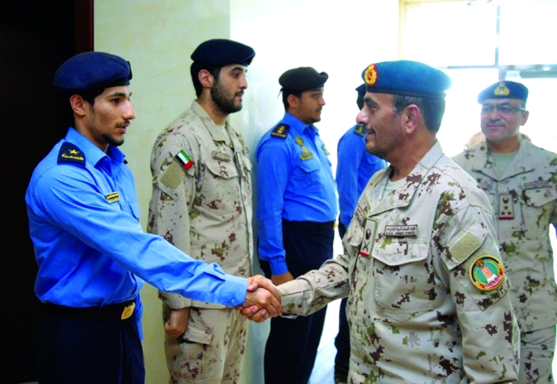 "■ رشاد السعدي أثناء زيارة قيادة القوات البحرية | وام"