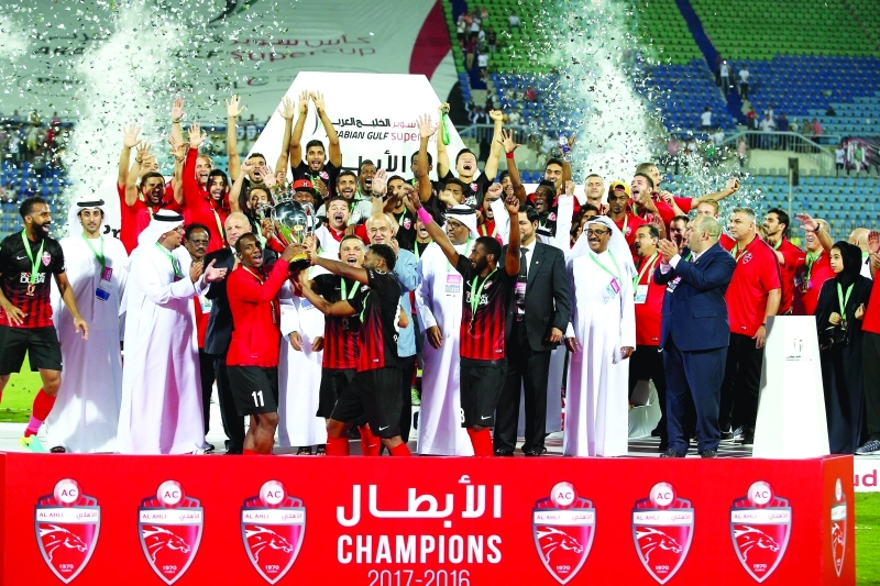 "■ الاهلي يتوج بكأس السوبر في القاهرة | تصوير: مجدي اسكندر"