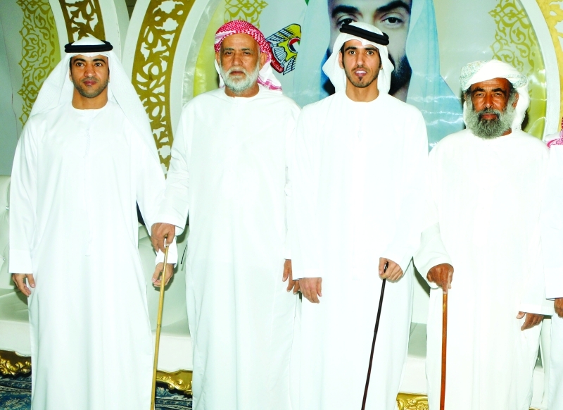 "العريس جاسم محمد خلفان الكتبي ووالده ومبارك بن سويد الكتبي ومبارك محمد خلفان الكتبي"
