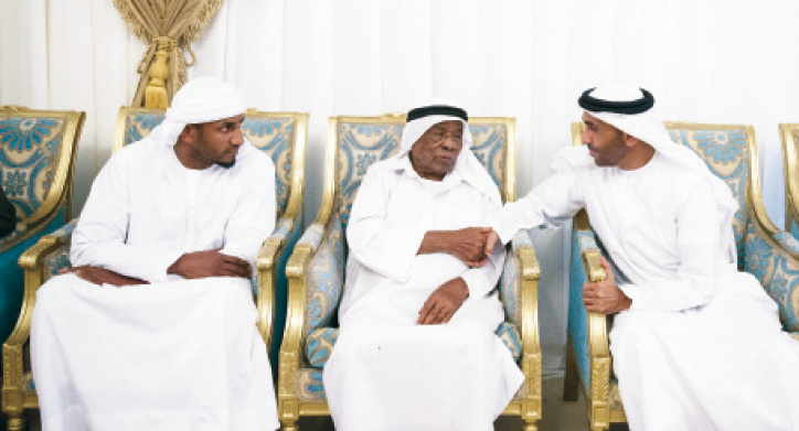 "نهيان بن زايد يعزي أسرة الشهيد سعيد الفلاسي | وام"