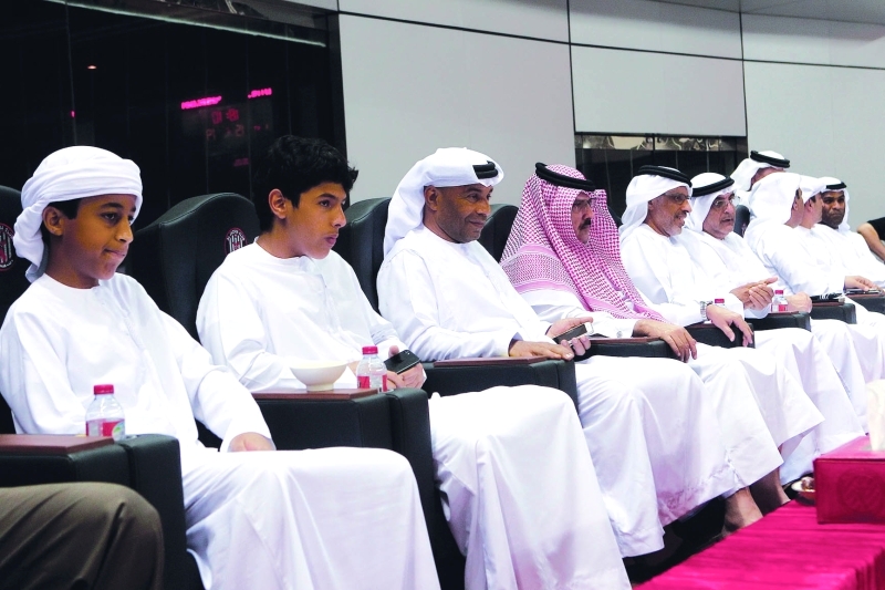 "■ محمد بن راشد بن حمدان يتوسط الحضور | البيان"