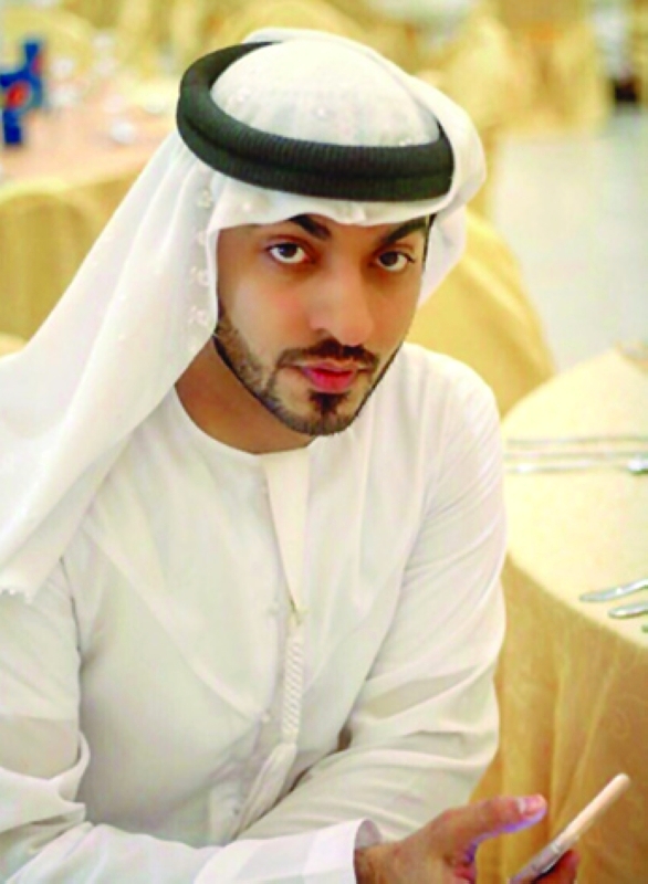 "■ علي الياسي"