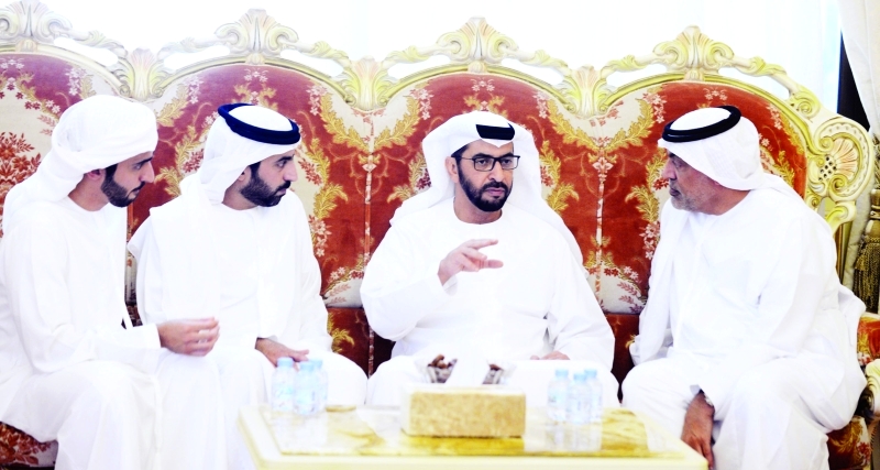 "■ حمدان بن زايد معزياً أسرة الفقيد"