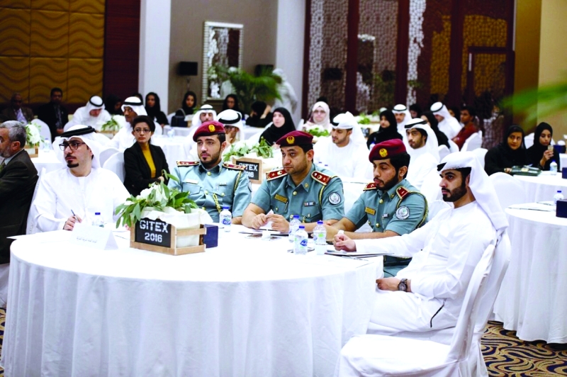 "■ خلال الورشة التعريفية التي نظمتها دائرة الحكومة الإلكترونية في الشارقة | البيان"