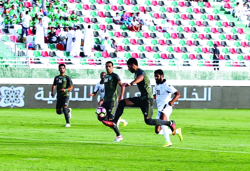 "■ الإمارات نجح في عبور حتا | تصوير: محمد حنيف"