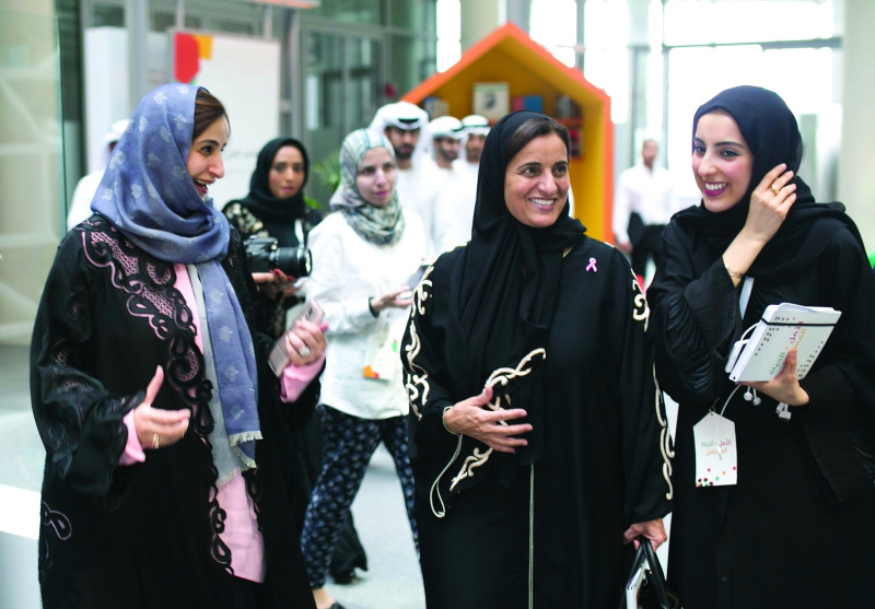 "Ⅶ لبنى القاسمي وجميلة المهيري وشما المزروعي"