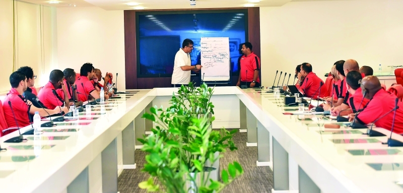 "■ خلال محاضرات الرخصة بي للمدربين | البيان"