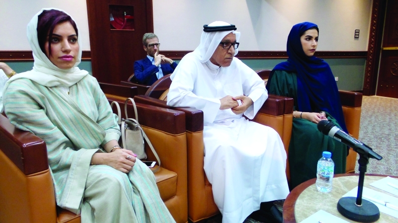 "■ حضور عبدالرحيم الشريف شقيق الفنان وابنتيه أضفى خصوصية وتميزاً"