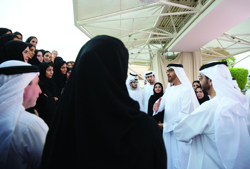 "■ سموه متحدثاً إلى الخريجين بحضور حمدان بن زايد"