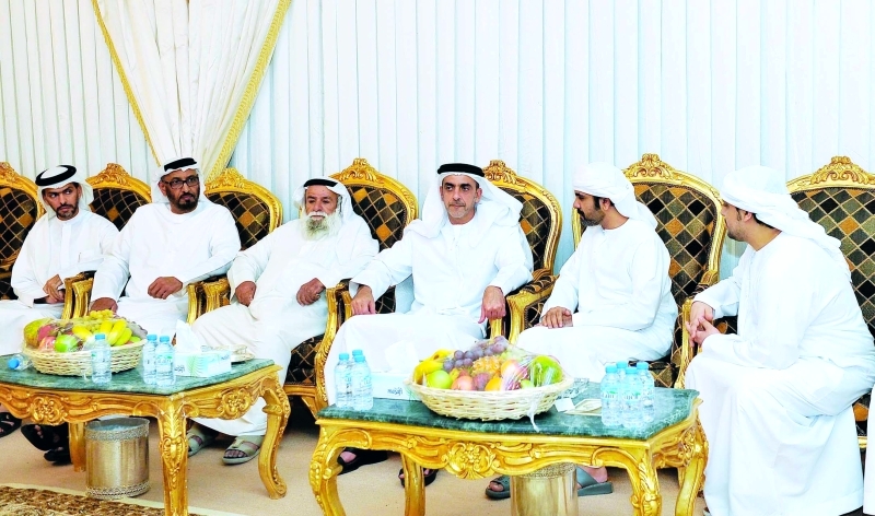 "■ سيف بن زايد يقدم واجب العزاء لأسرة المنصوري"