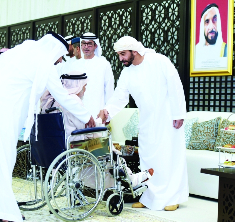 "Ⅶ حمدان بن زايد خلال استقباله المواطنين بحضور راشد بن حمدان بن محمد | وام"