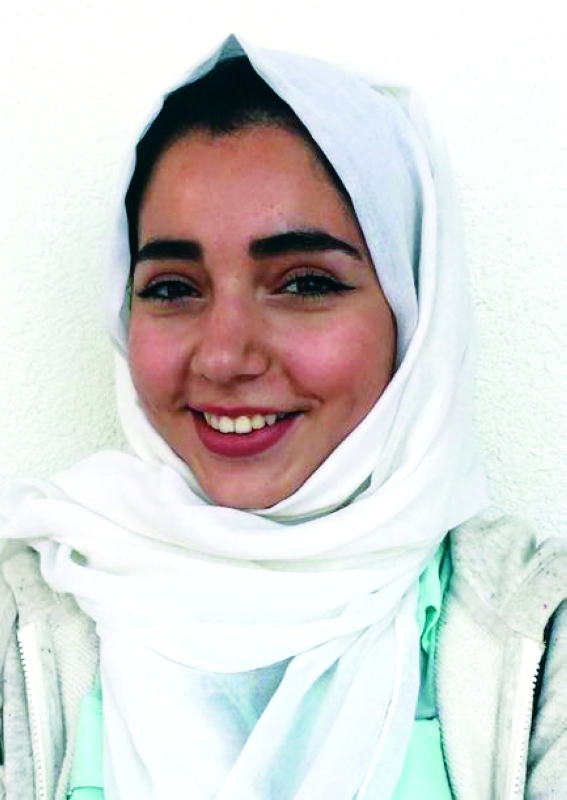 "غدير الرموني: والدتي لا تتواصل معي إلا عبر «واتس أب»"