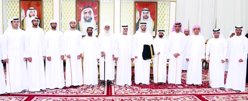 "نهيان بن مبارك وأنجاله محمد وشخبوط خلال الحفل"
