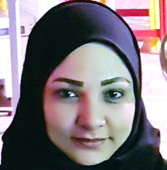 "منى حسني"