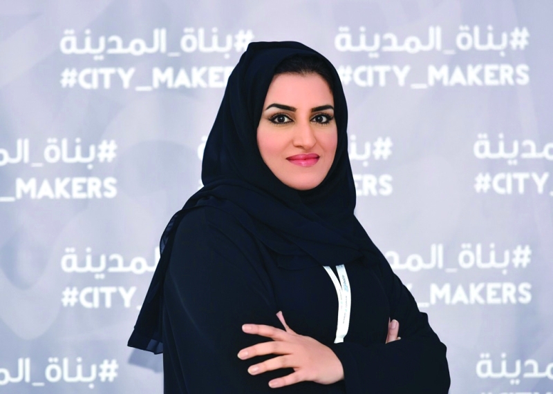 "إيمان السويدي: حرص على تقييم الطلبات وفق معايير نموذج دبي"