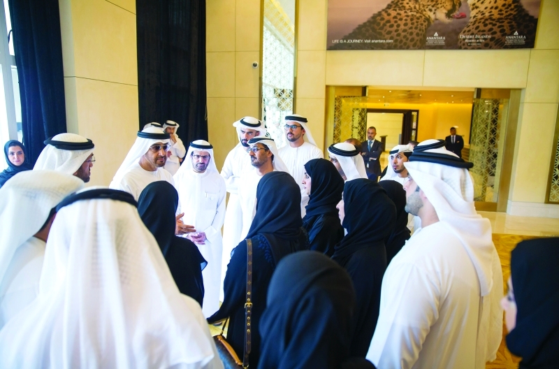 "محمد بن زايد متحدثاً إلى القيادات التعليمية"