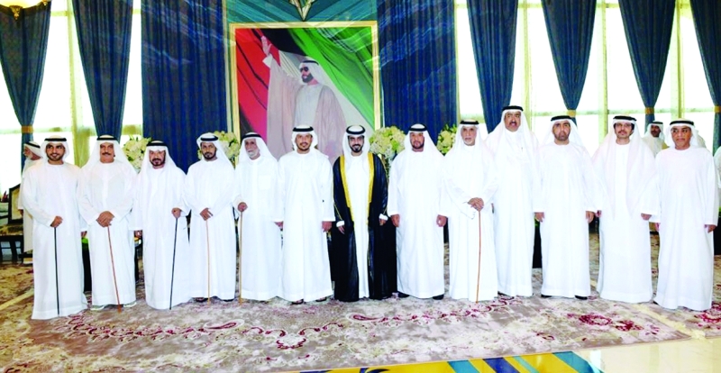 "سلطان بن طحنون مع الحضور"
