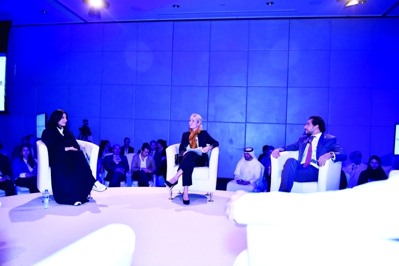 "Ⅶ خلال إحدى جلسات المنتدى"