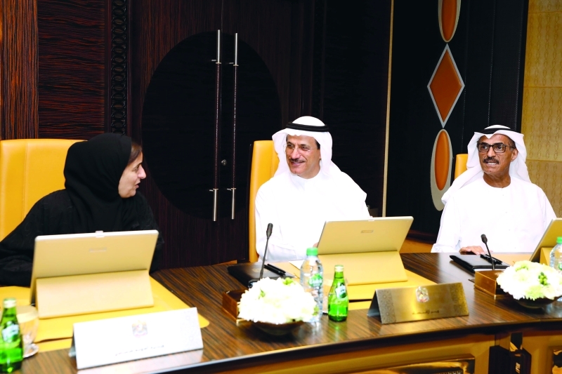 "■ لبنى القاسمي وسلطان المنصوري وعبد الله النعيمي"