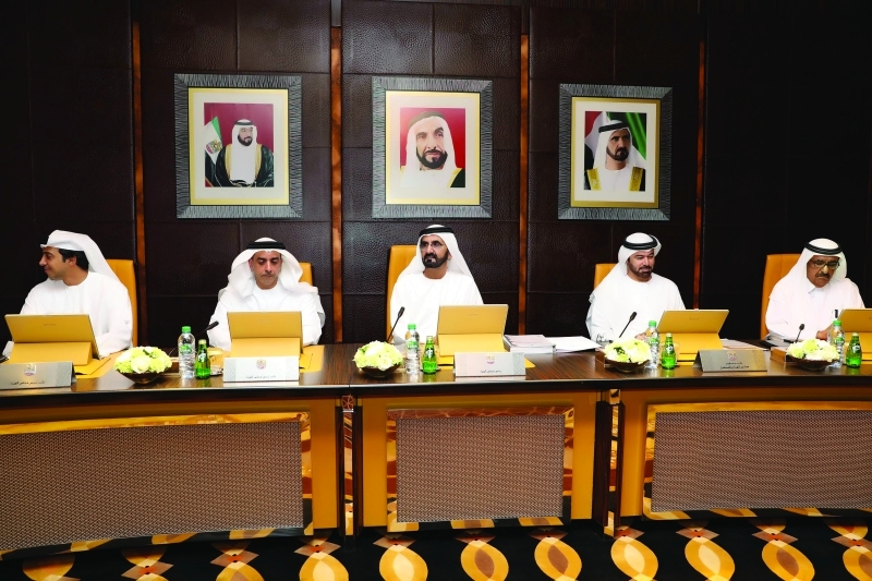 "■ محمد بن راشد مترئساً اجتماع مجلس الوزراء بحضور حمدان بن راشد وسيف ومنصور بن زايد ومحمد القرقاوي"
