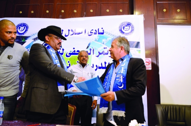 "■ سيد أحمد الكاردينال خلال احتفالية سابقة للهلال | البيان"