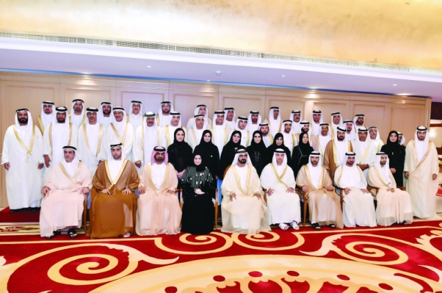 "■ محمد بن راشد وحمدان بن محمد وعبدالله بن سالم وعمار النعيمي وراشد بن سعود ومحمد بن سعود وأمل القبيسي وهزاع وسيف بن زايد وأعضاء المجلس الوطني | تصوير: خليفة اليوسف ومحمد هشام"